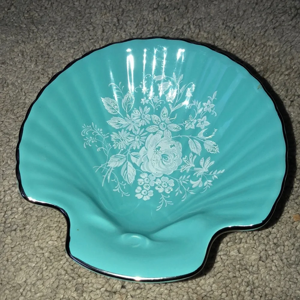 Royal Winton Grimwades England Floral Shell Shaped Trinket Dish Blue White
